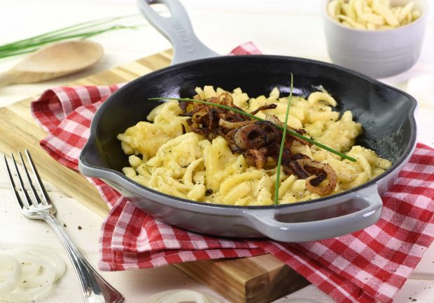 Käsespätzle mit Röstzwiebeln Rezept